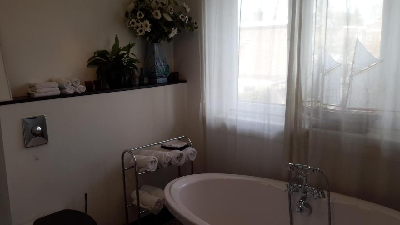 مبيت وإفطار آيندهوفن Place 2 Be المظهر الخارجي الصورة